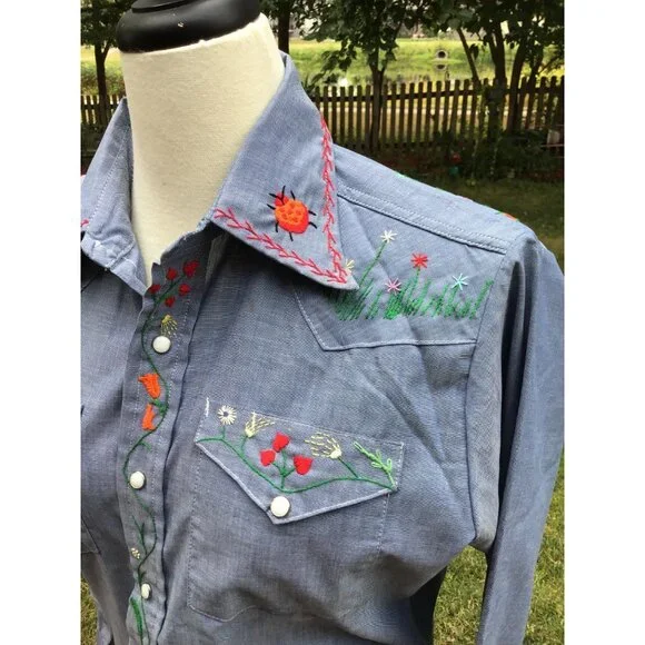Vintage Sears Embroidered Western Shirt M Denim Floral Design Long Sleeve - Picture 3 of 11